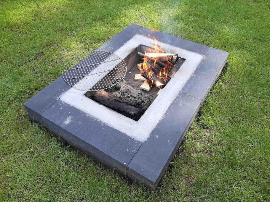 Vakantiehuis Eikzicht Gelegen Aan Het Bos Elsloo (Friesland) Exterior foto