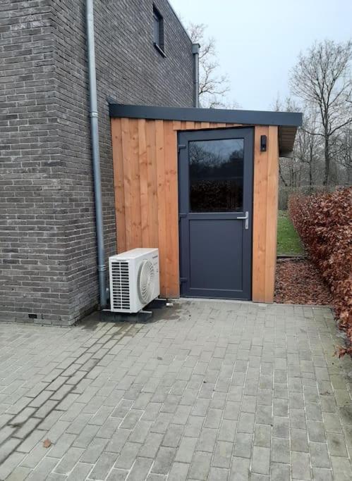 Vakantiehuis Eikzicht Gelegen Aan Het Bos Elsloo (Friesland) Exterior foto